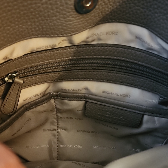 Michael Michael Kors Jet Set Chain Leather Tote. - Picture 5 of 16